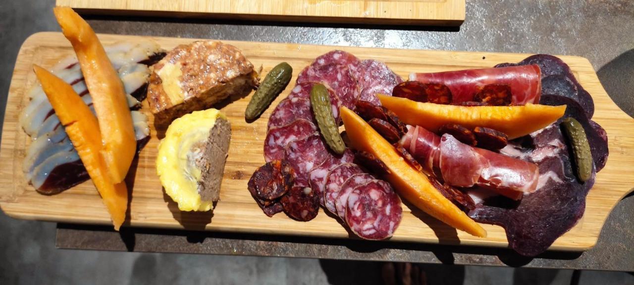 Domaine Les Garrigues Bed & Breakfast Puygaillard-de-Quercy Eksteriør bilde