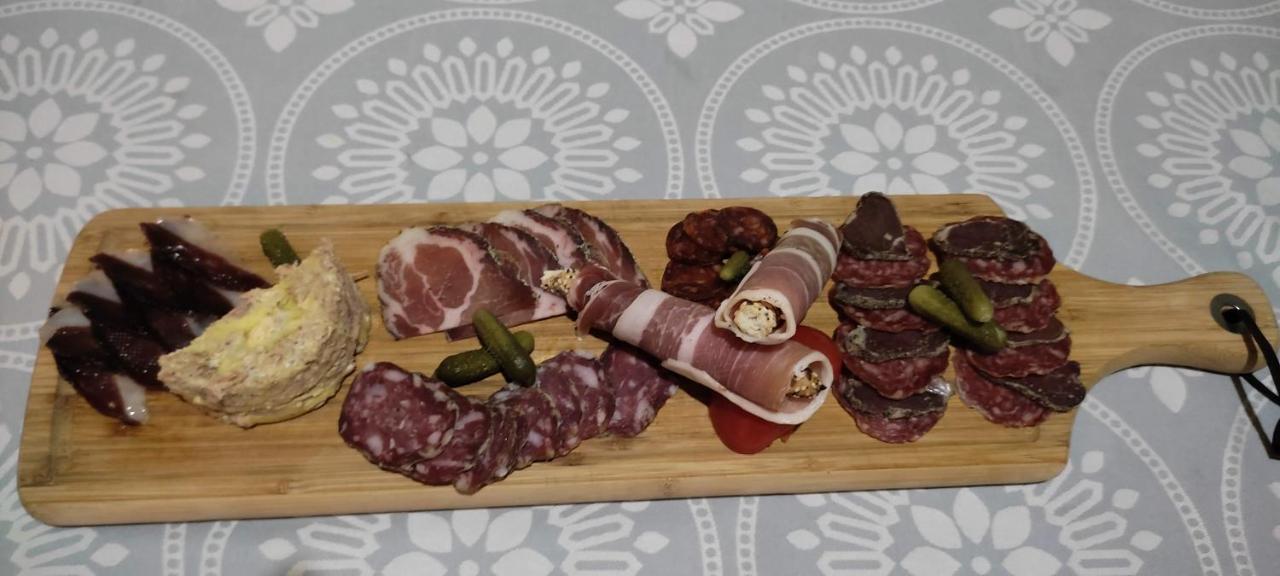 Domaine Les Garrigues Bed & Breakfast Puygaillard-de-Quercy Eksteriør bilde